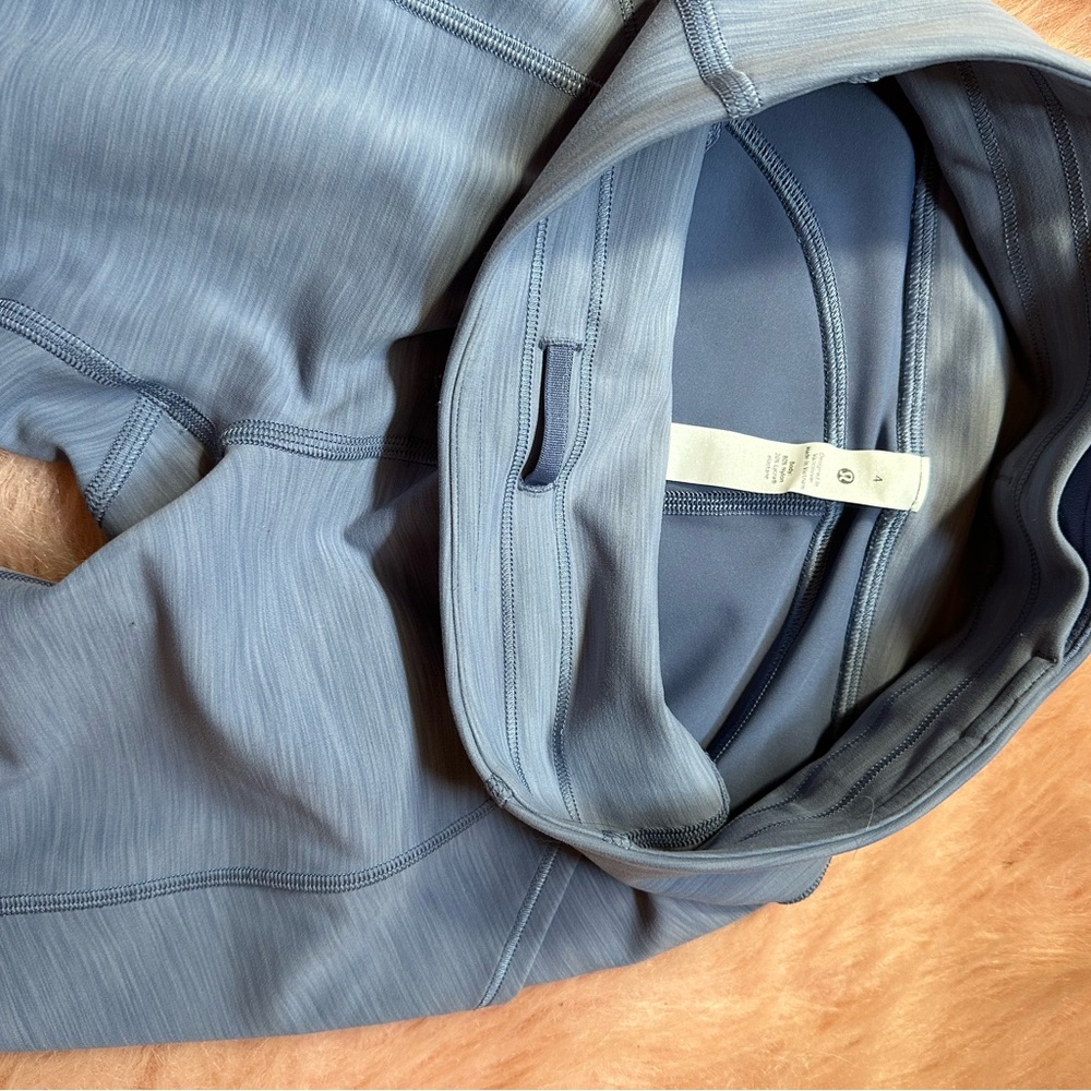 Size 4 lululemon leggings Blue